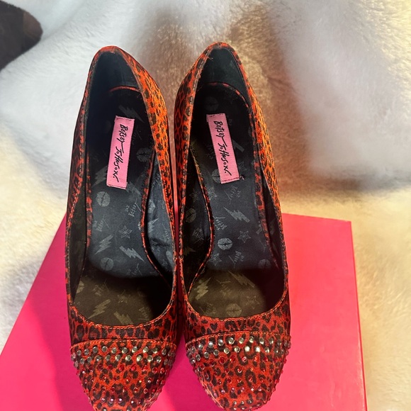 Red and black leopard print Betsy Johnson majestee heels - Picture 5 of 9